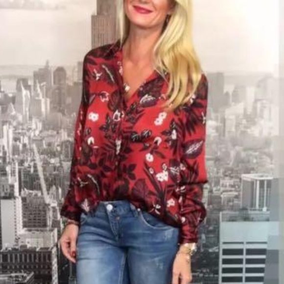 Zara Basic Collection Red Floral Button Down - Size Small - Picture 9 of 9